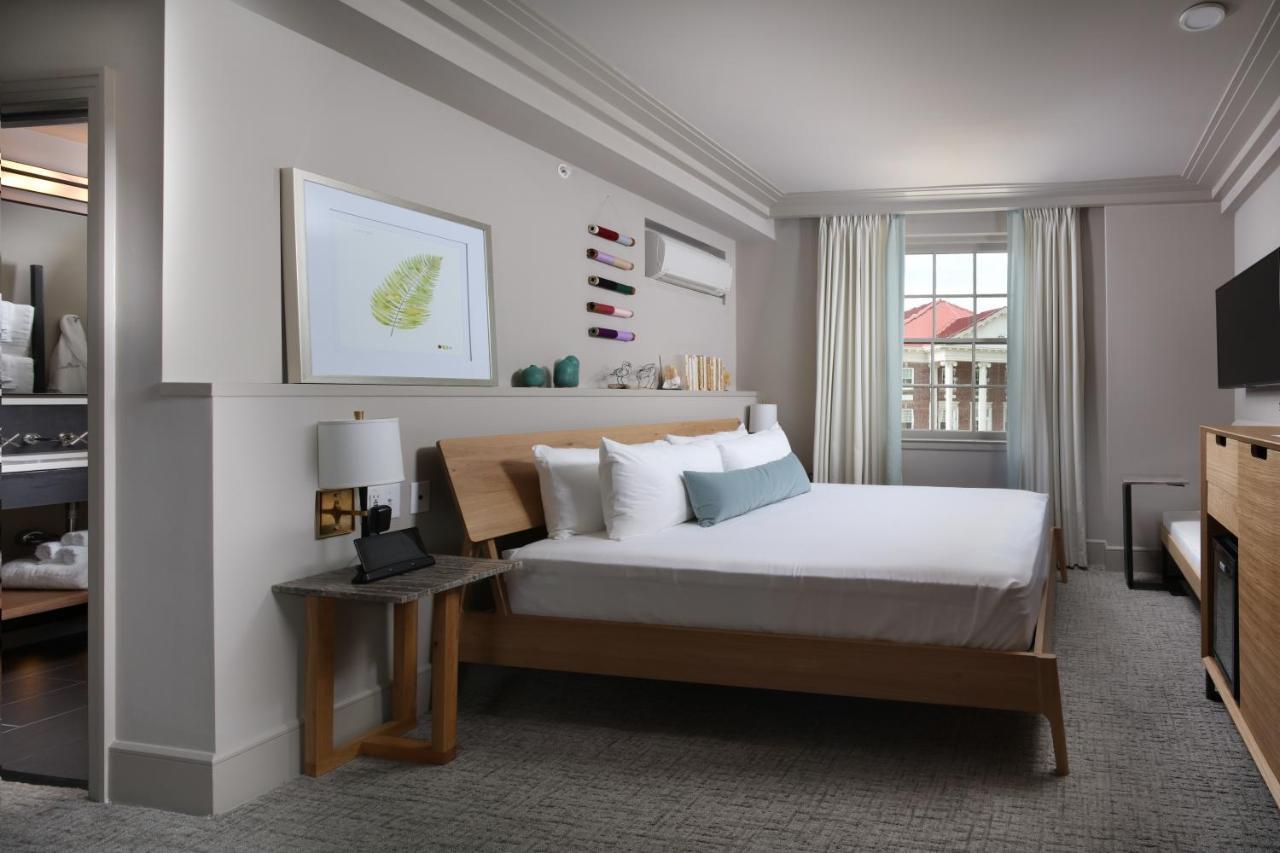 Hotel Weyanoke (Adults Only) Фармвилл Экстерьер фото